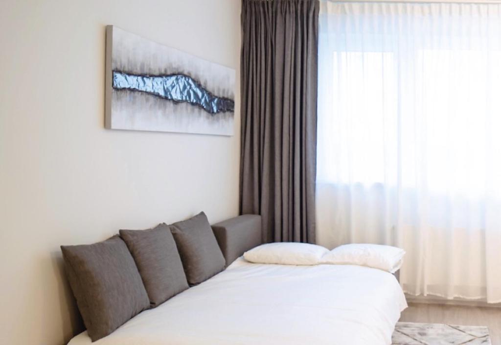 Tran Chien Apartment With Free Private Parking Прага Экстерьер фото